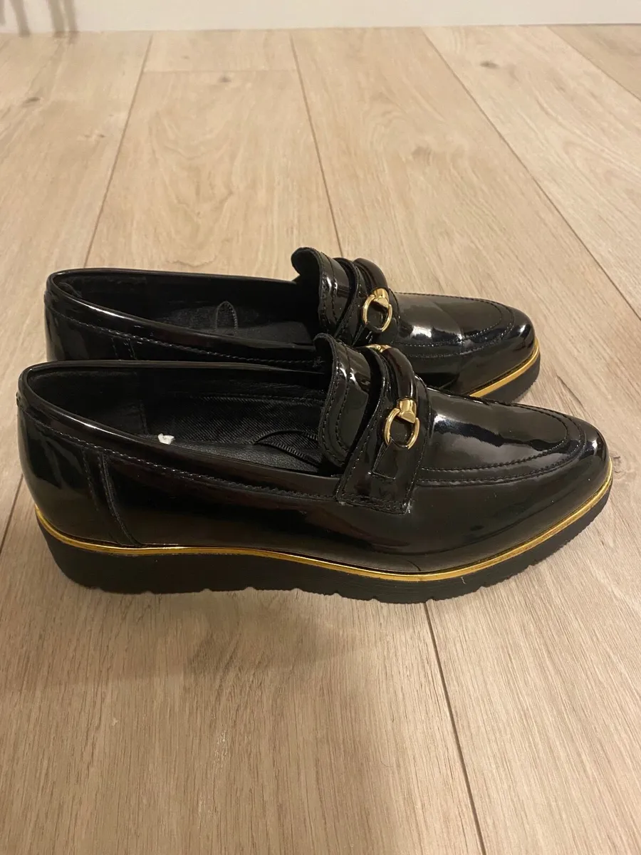 Women’s shoes - Image 1