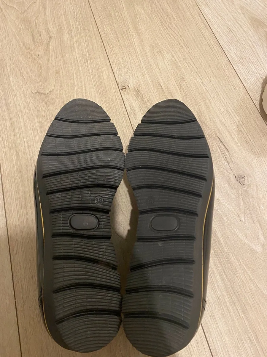 Women’s shoes - Image 3