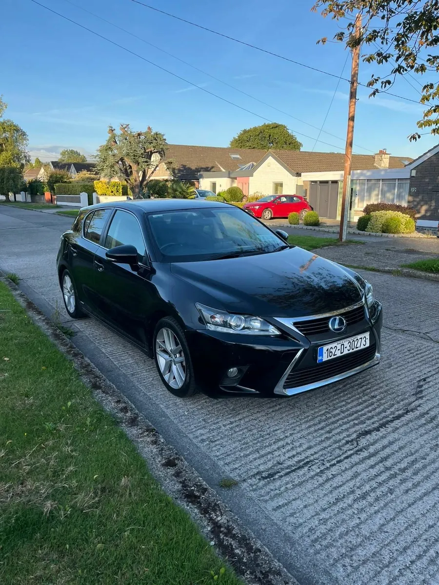 Lexus CT 200H 2016 - Image 2
