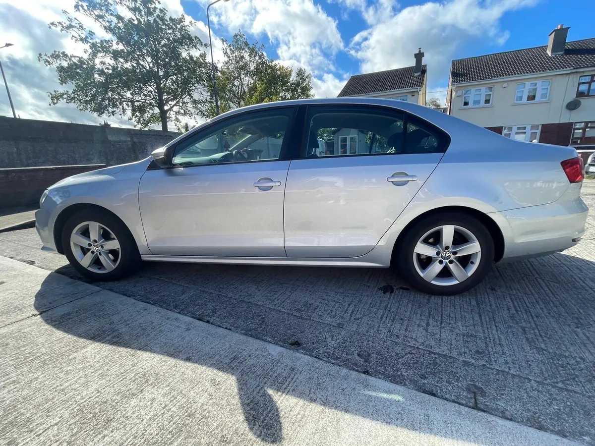 2015 Volkswagen Jetta 1.2 TSI – 81,000 km - Image 2