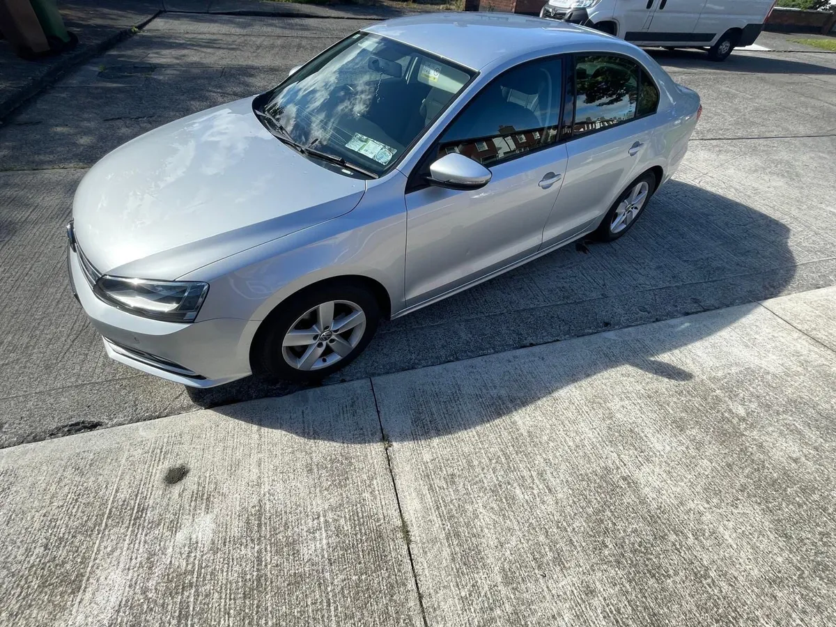 2015 Volkswagen Jetta 1.2 TSI – 81,000 km - Image 3