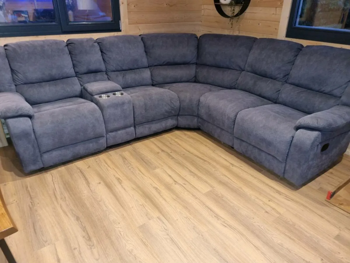 Recliner corner sofa - Image 1