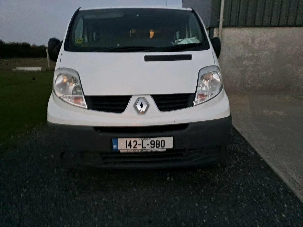 Renault trafic factory crew cab - Image 1