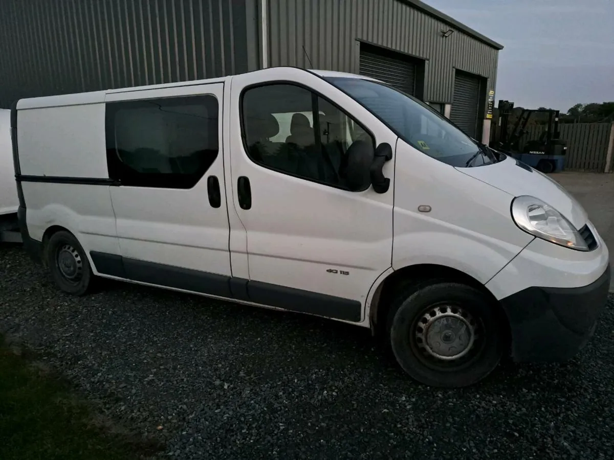 Renault trafic factory crew cab - Image 2