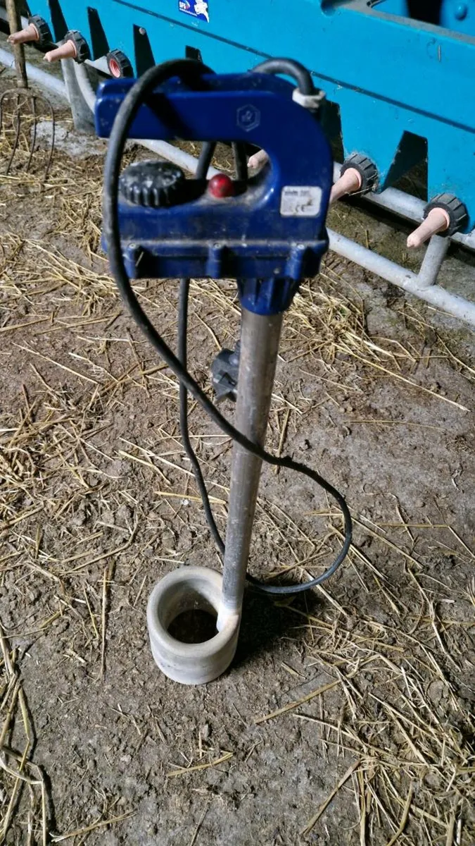 Calf feeding equipment - Image 4