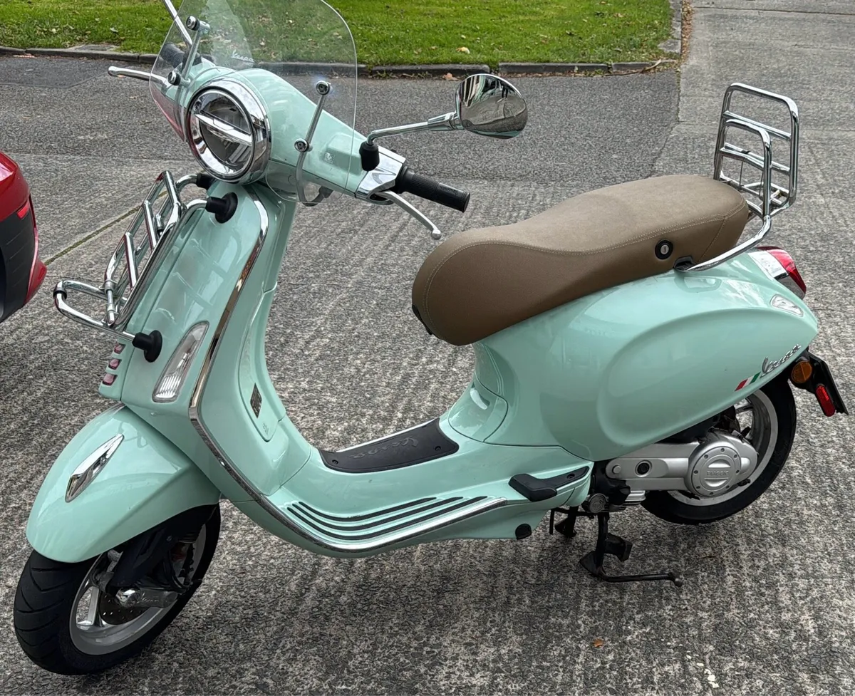 Vespa Primavera Touring 50 - Image 1