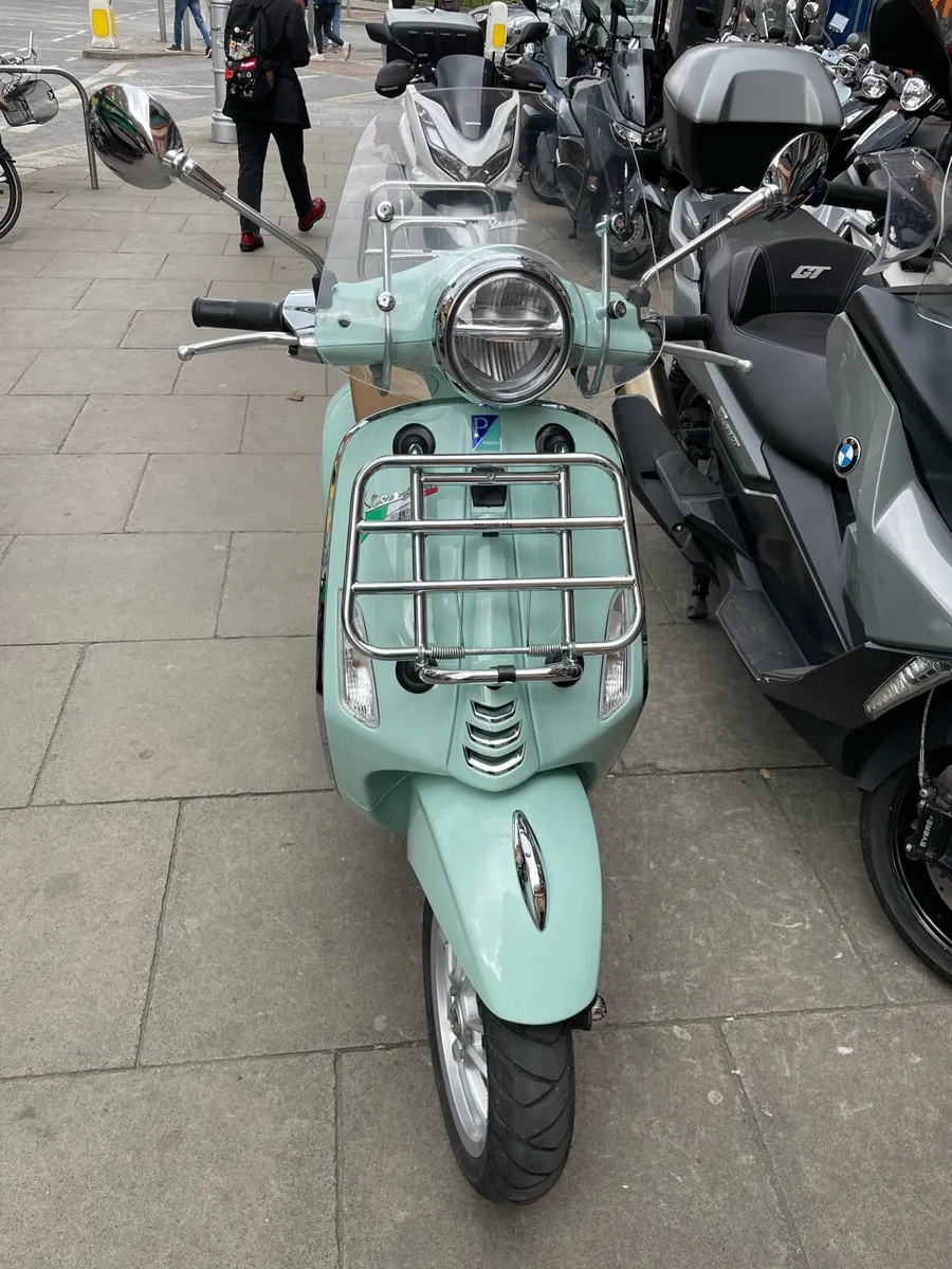 Vespa Primavera Touring 50 - Image 3