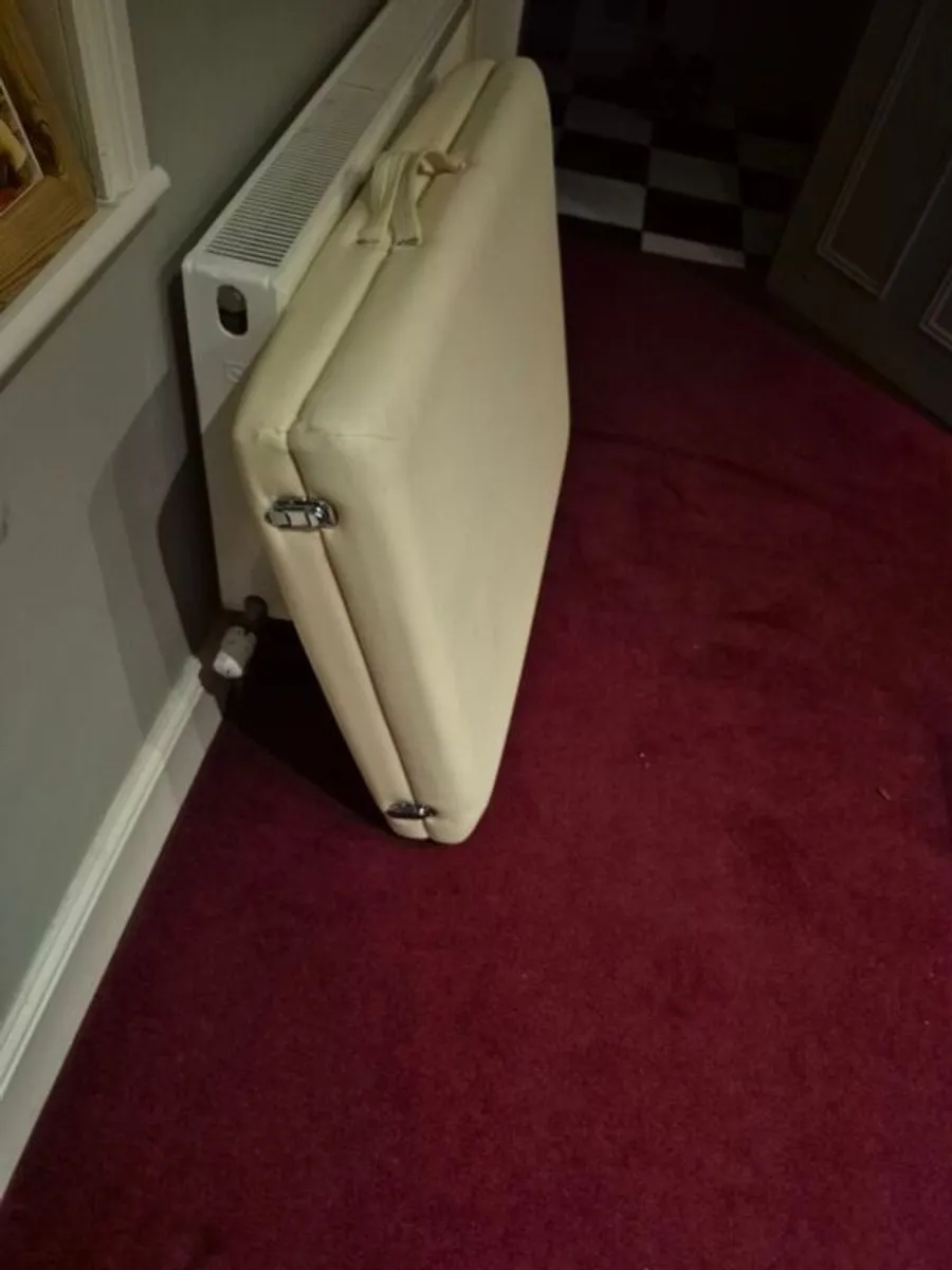 massage table - Image 3