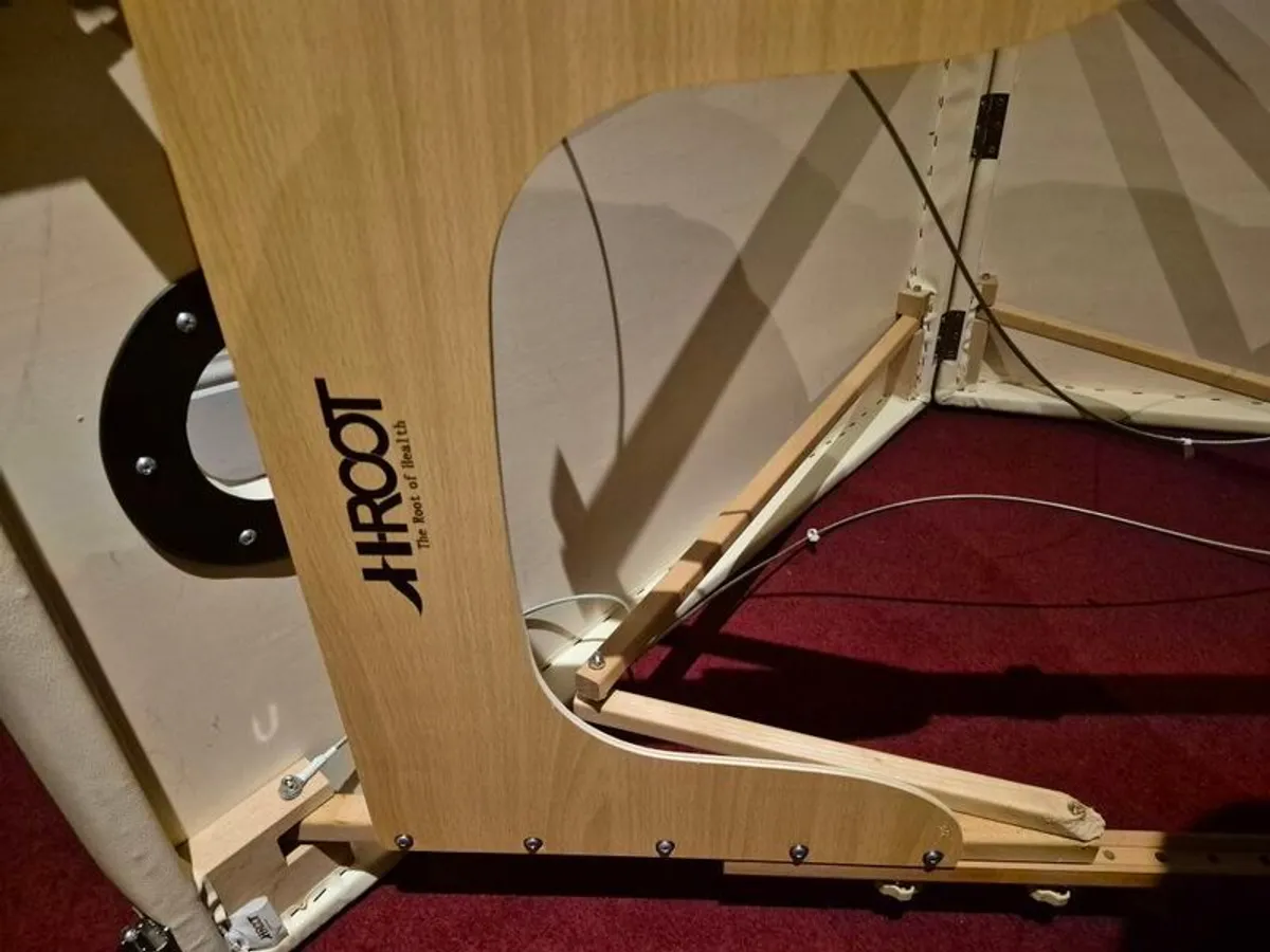 massage table - Image 4