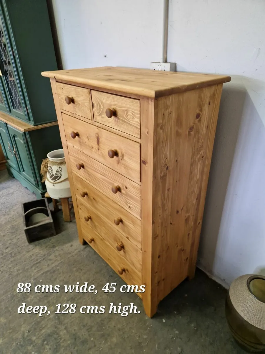 Large vintage pine chest of drawers - Image 4