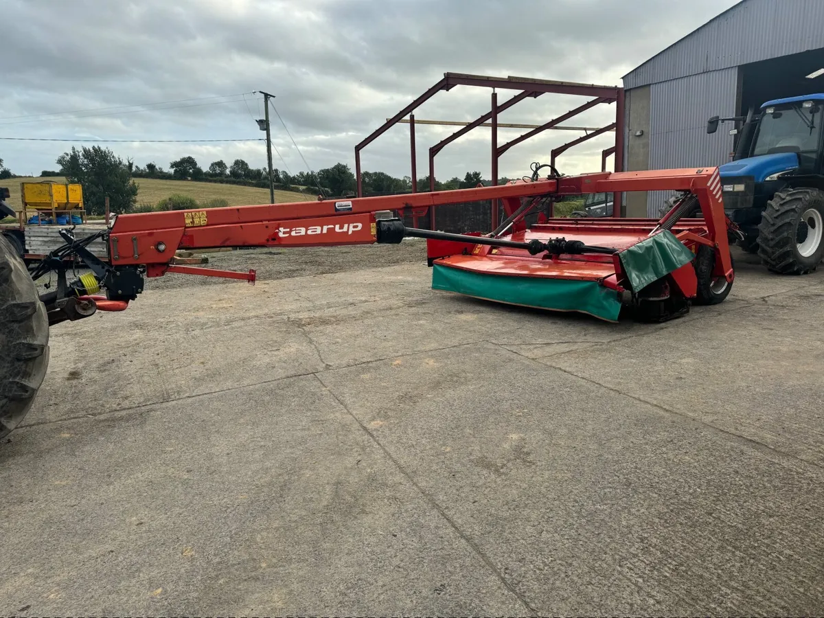 Farm machinery - Image 1
