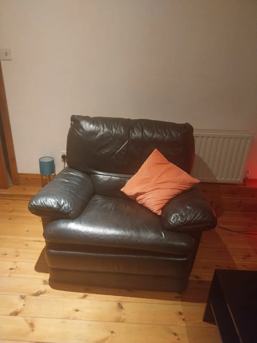 Couch - Image 2
