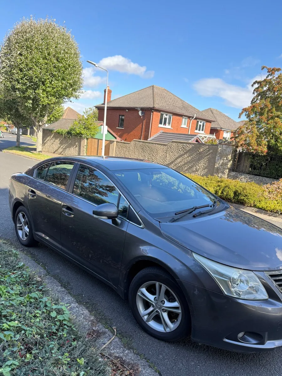Toyota Avensis 2009 - Image 2