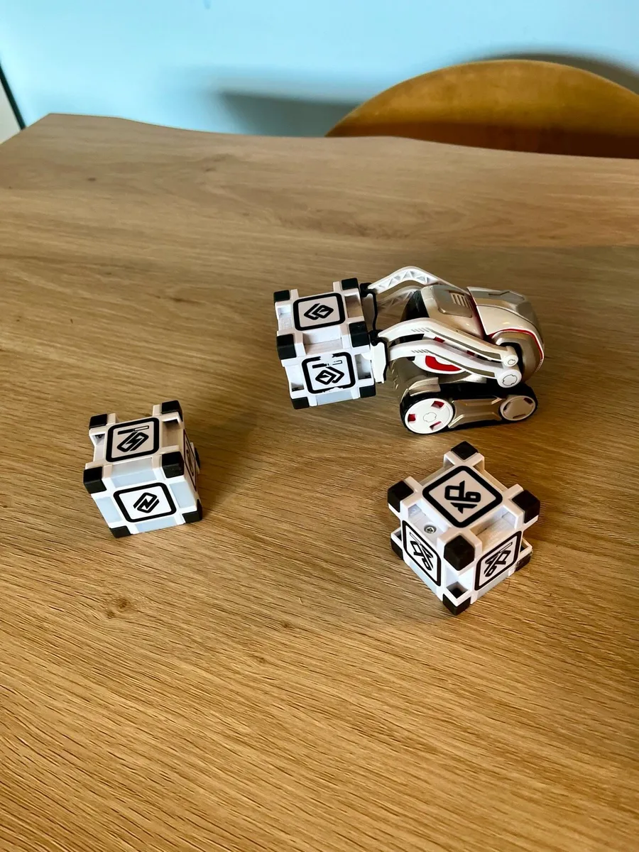 Cozmo Anki Robot - Image 4