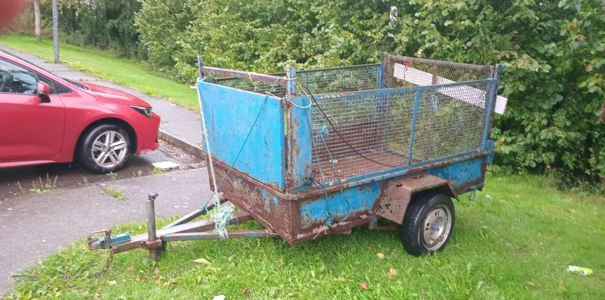 Trailer - Image 1