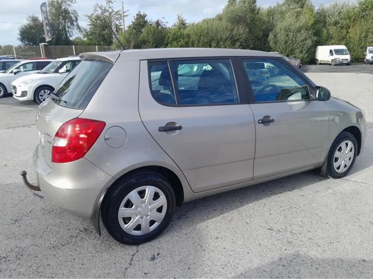 Skoda Fabia Active 1.2 HTP 44kw 5DR - Image 3