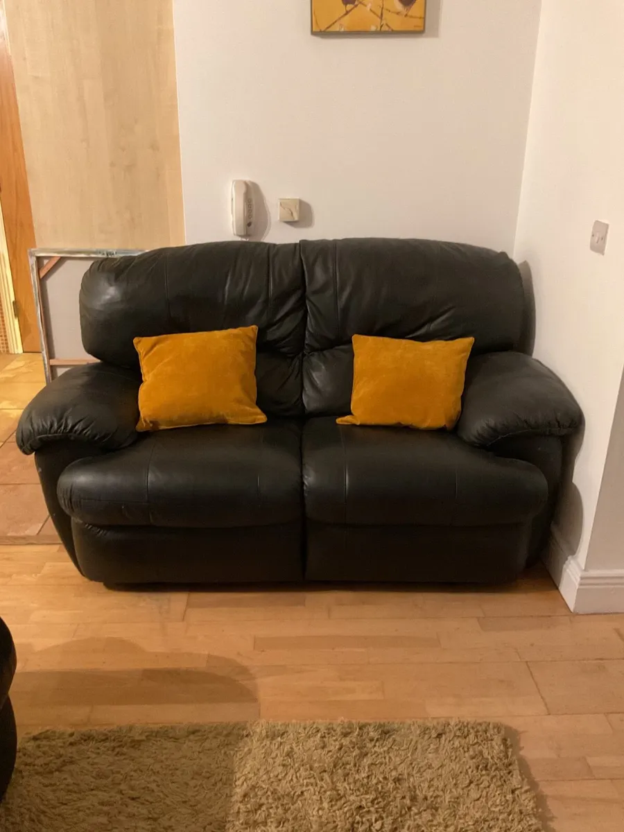 Couch - Image 2