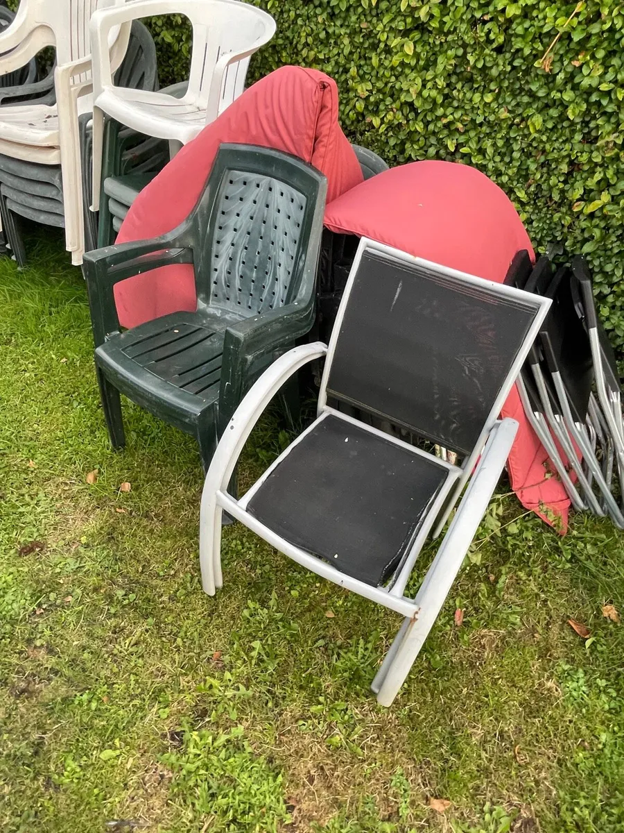 Plastic garden chairs bundle €70 - Image 3