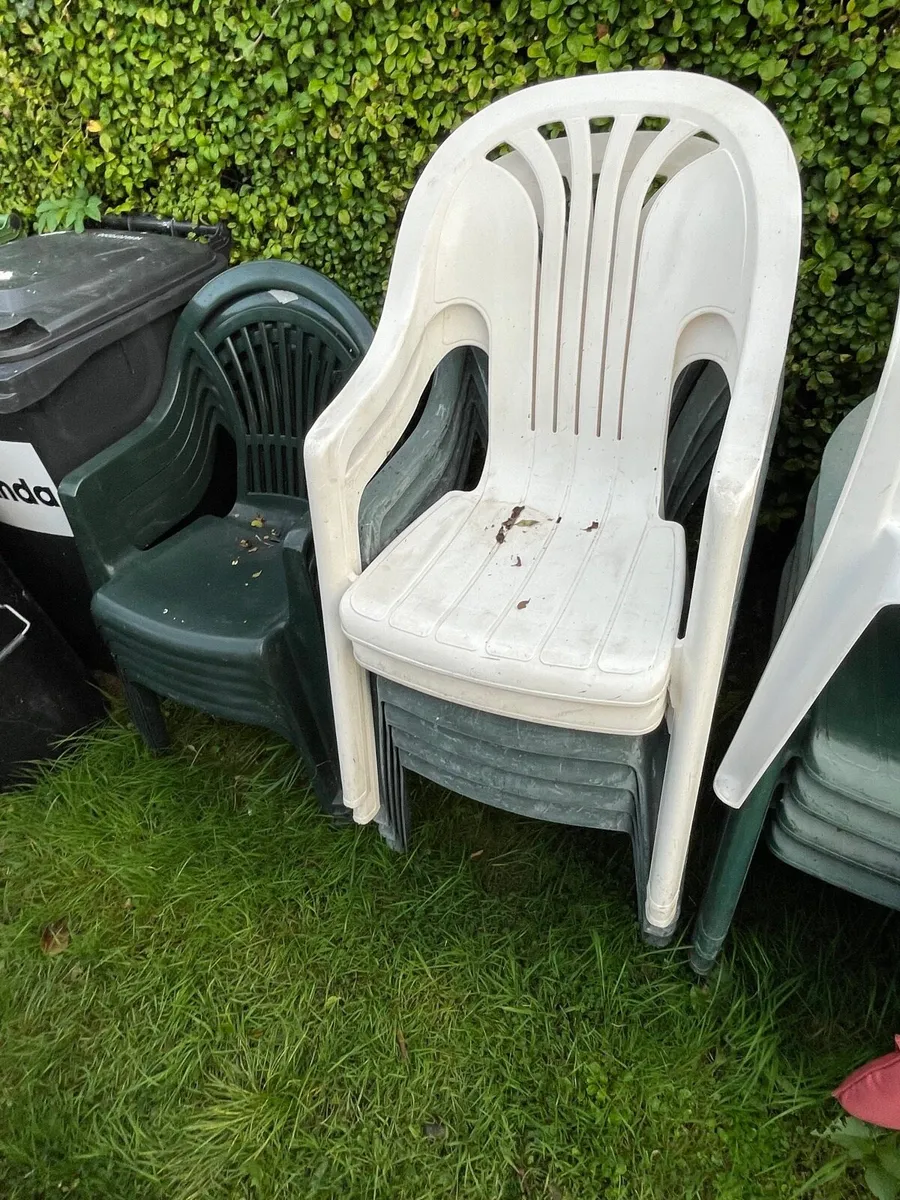 Plastic garden chairs bundle €70 - Image 4