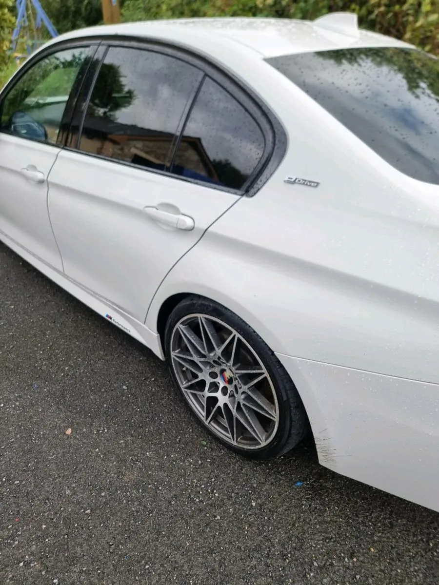BMW 3-Series 2016 - Image 4