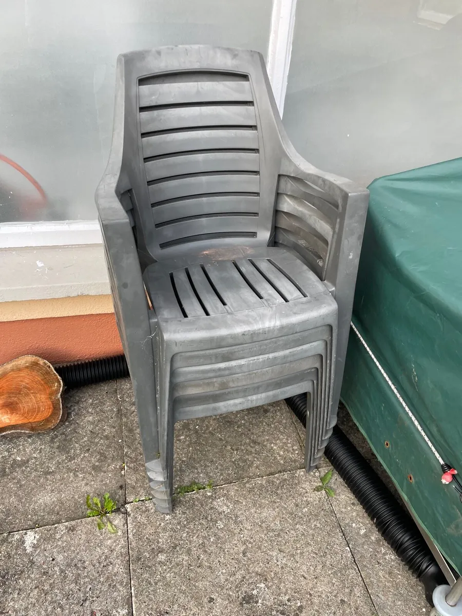 6 garden chairs - Image 2