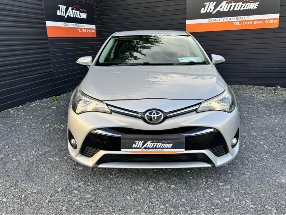 Toyota Avensis 1.6 D AURA 4DR - Image 2