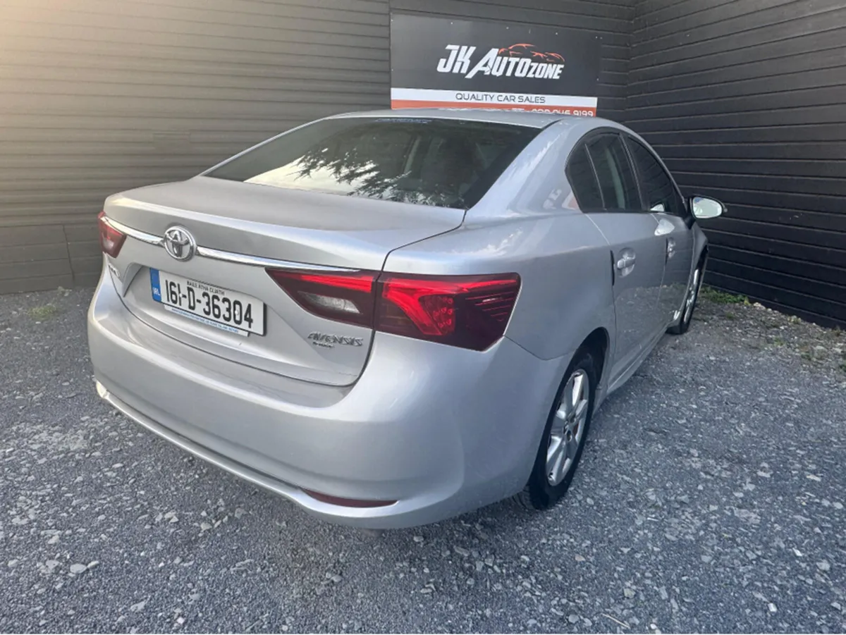 Toyota Avensis 1.6 D AURA 4DR - Image 4