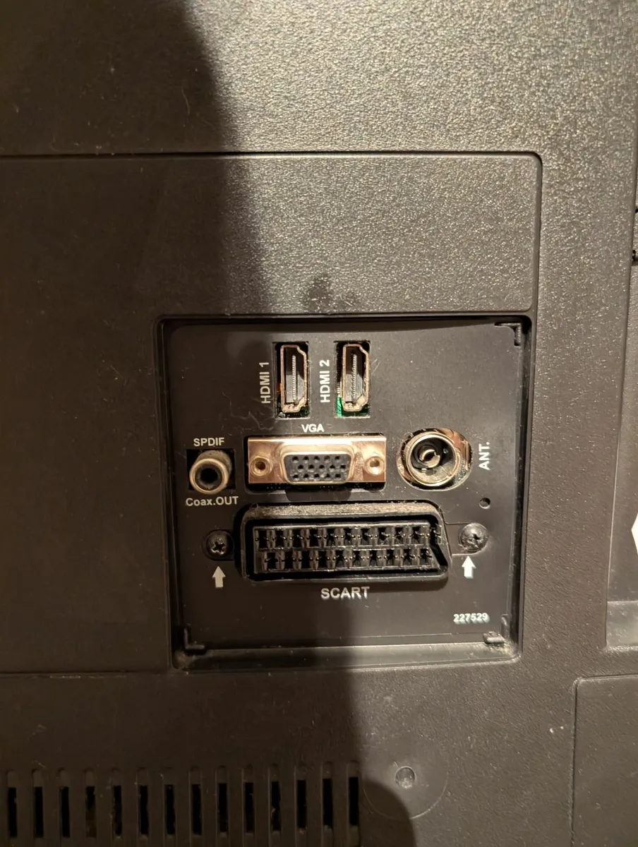 40" Walker TV - Image 3
