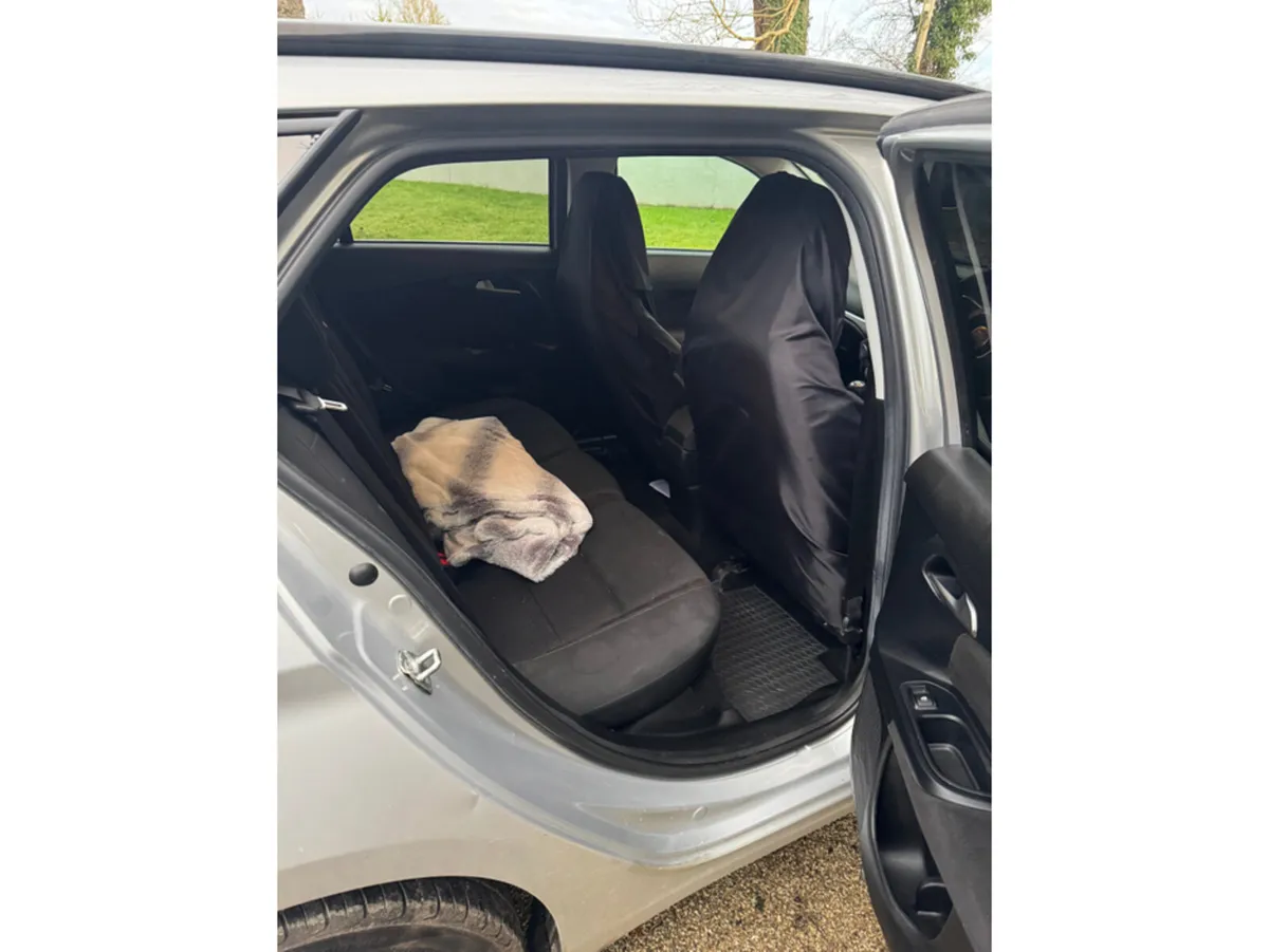 Fiat Tipo SW 1.6 MJ 120HP LOUNGE 5DR - Image 4
