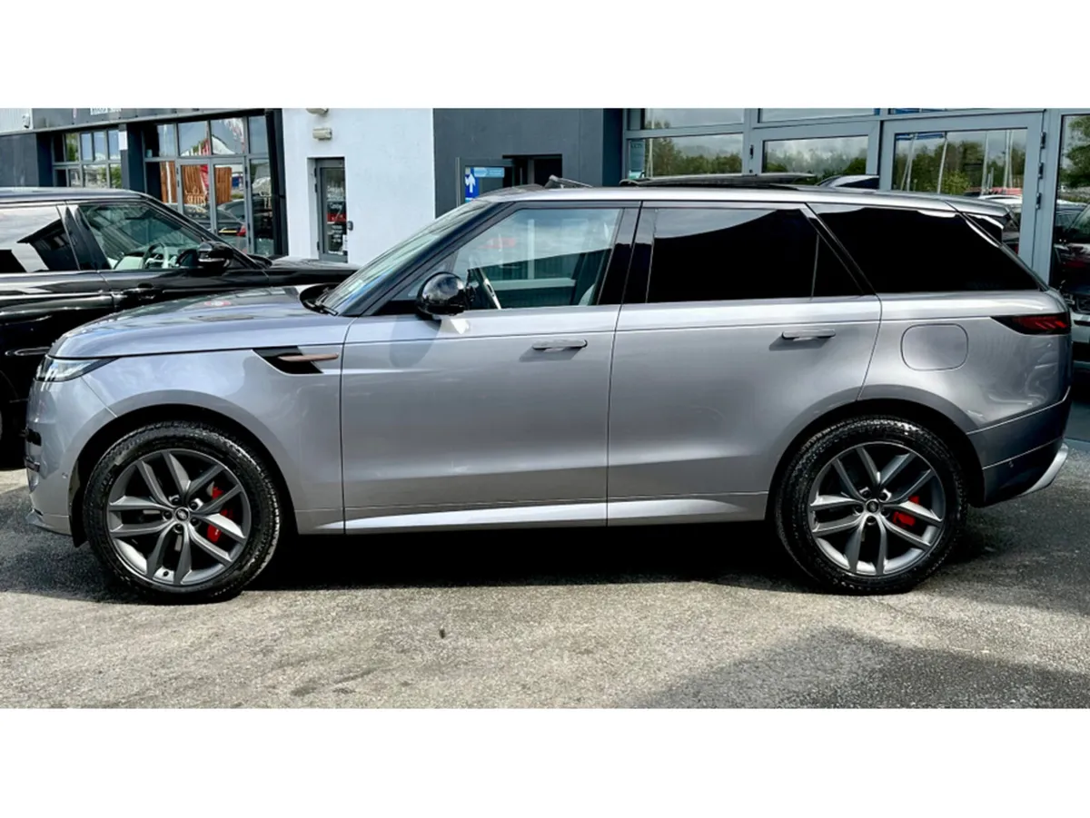 Land Rover Range Rover Sport RR 3.0 PHEV - Image 4