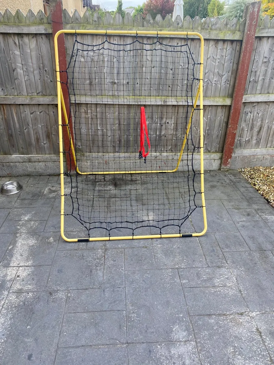 Hurling Rebounder