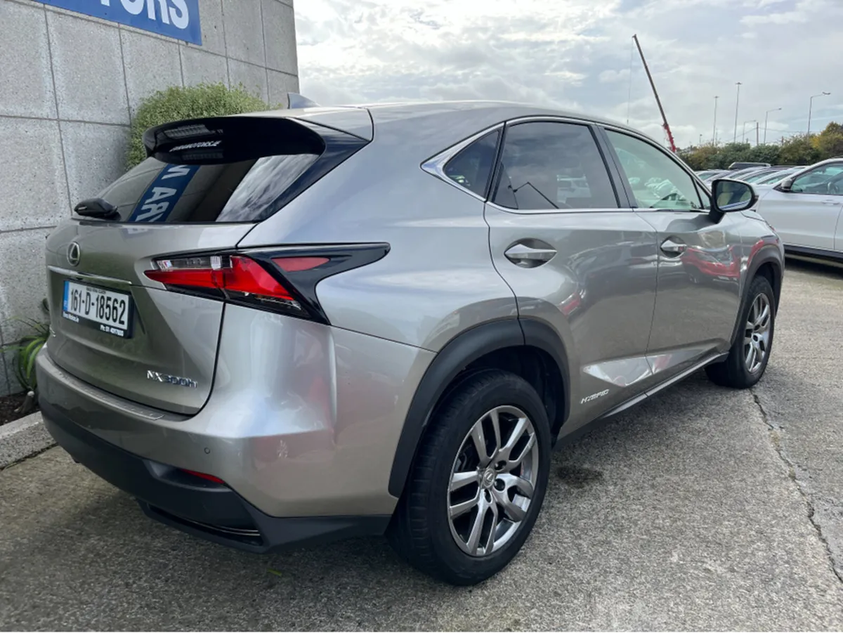 Lexus NX NX300H HYBRID EXECUTIVE 2.5 PETROL //LOW - Image 4