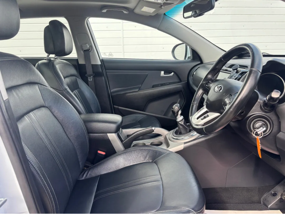 Kia Sportage 1.7 PLATINUM 4DR - Image 3
