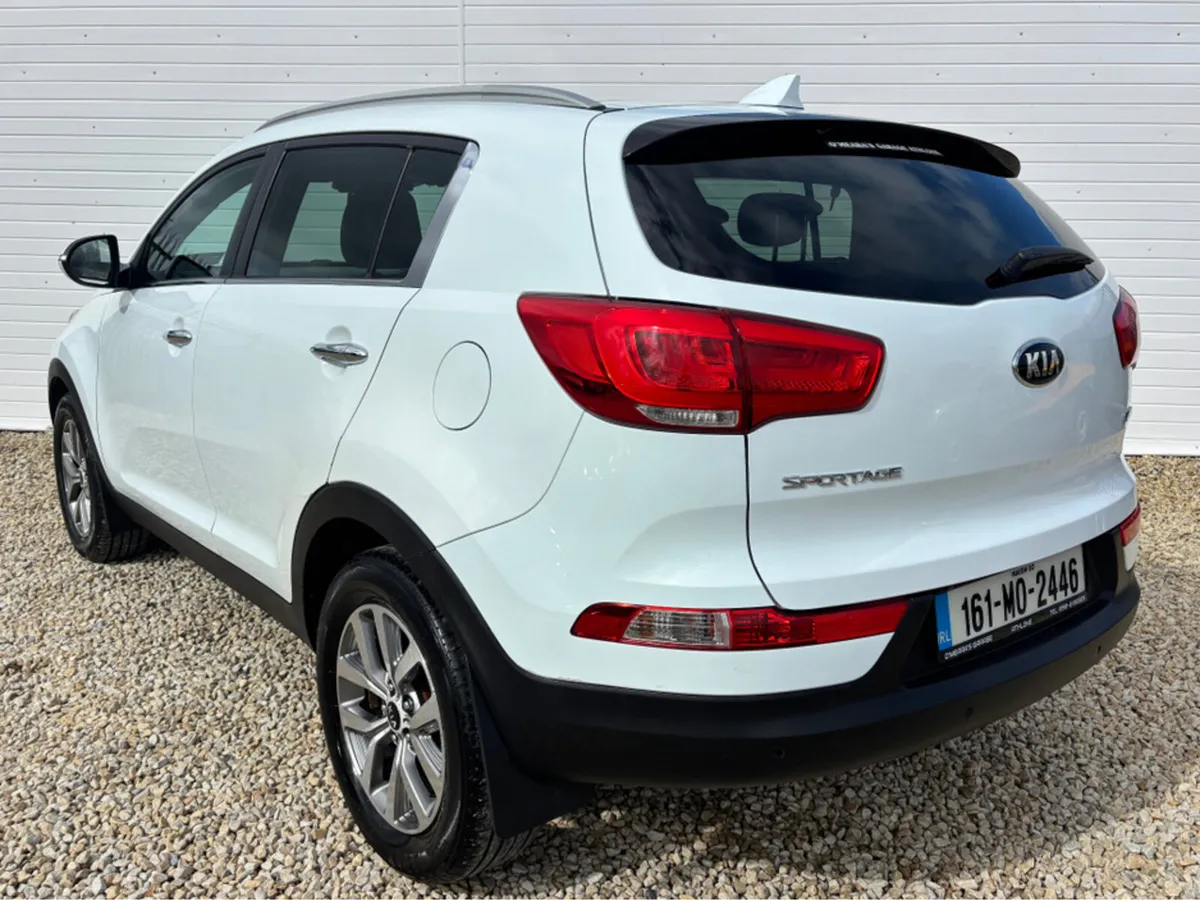 Kia Sportage 1.7 PLATINUM 4DR - Image 4