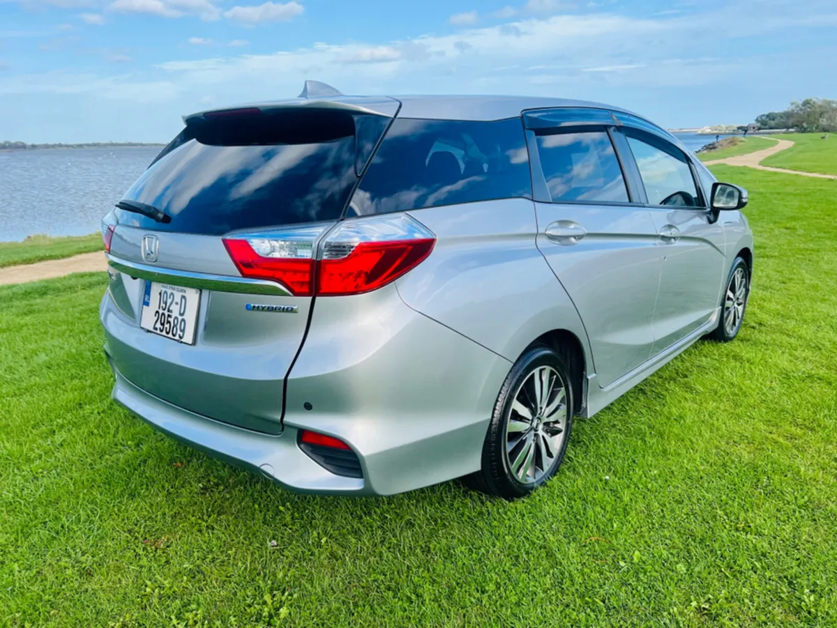 Honda Shuttle 1.5 Hybrid - Image 3