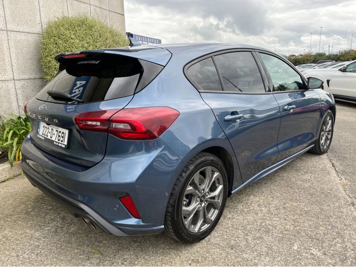 Ford Focus ST-LINE STYLE PETROL //REVERSE CAMERA// - Image 4