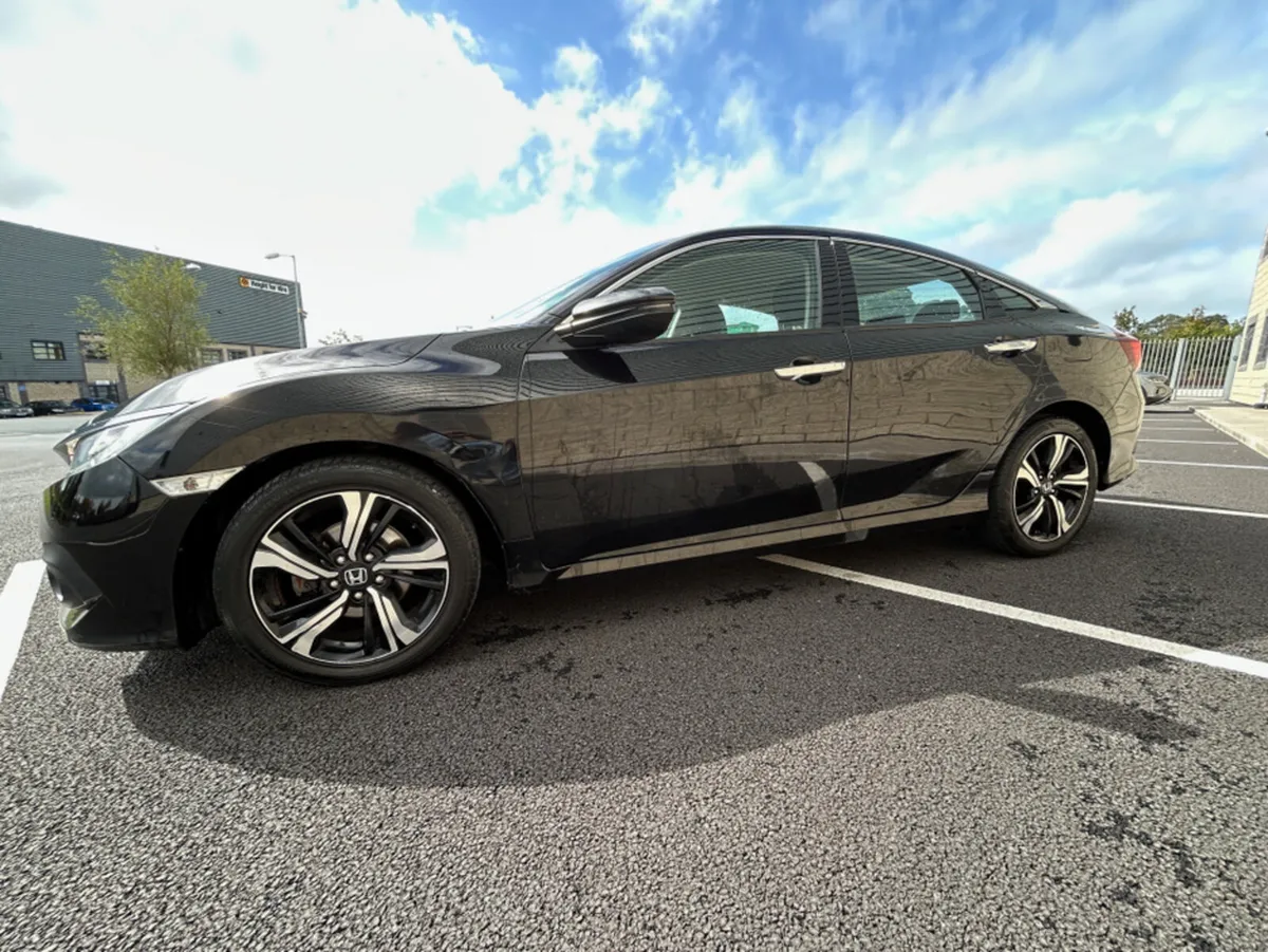 Honda Civic 4DR 1.0 SMART PLUS AUTOMATIC - Image 3