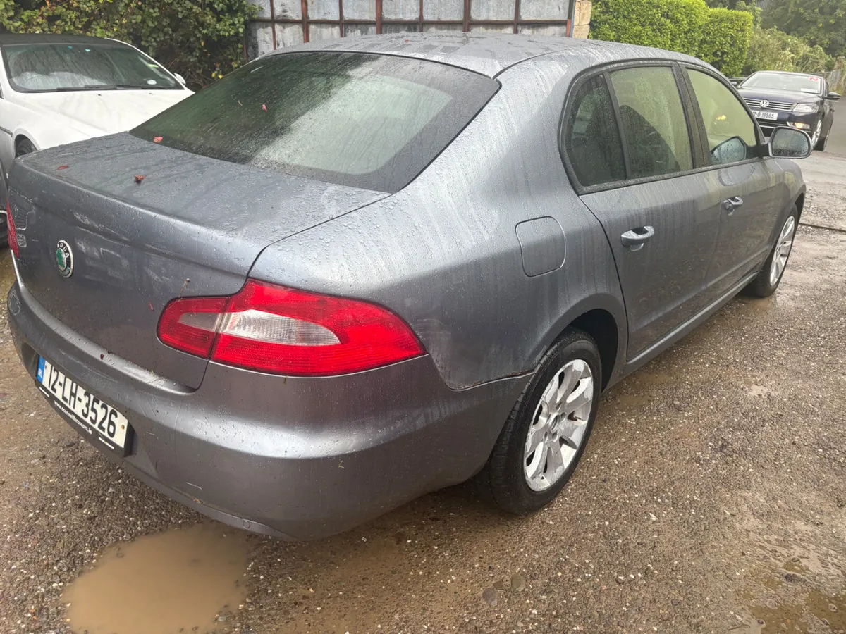 12 SKODA SUPERB COMFORT 1.6TDI - Image 4