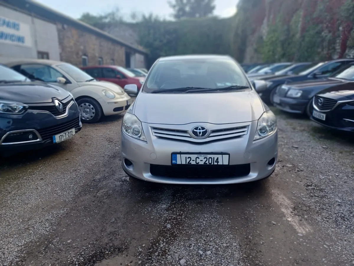 12 TOYOTA AURIS 1.4D VAN NEW DOE - Image 2