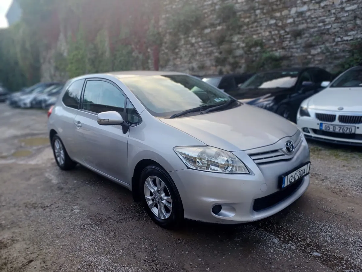12 TOYOTA AURIS 1.4D VAN NEW DOE - Image 1