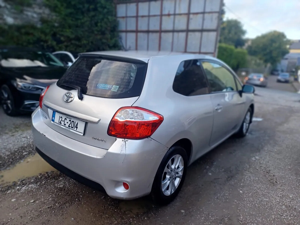 12 TOYOTA AURIS 1.4D VAN NEW DOE - Image 4