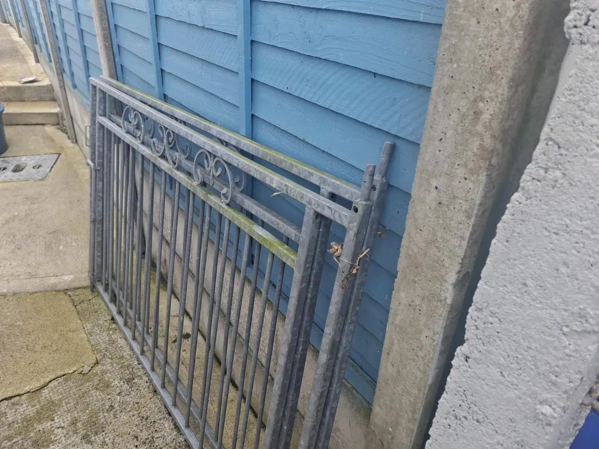 Gates - Image 1