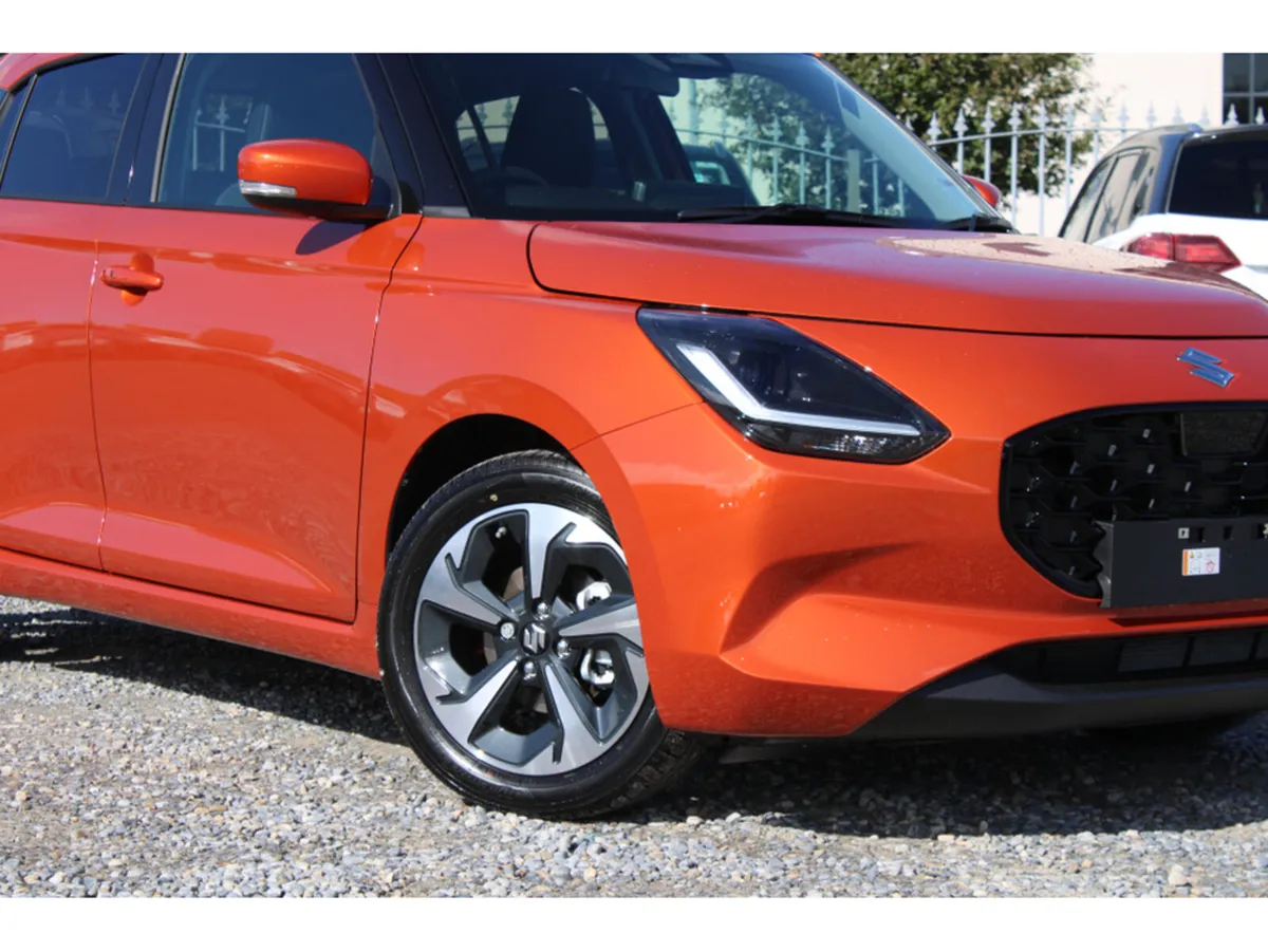 Suzuki Swift 1.2 Hybrid Ultra *10 Year Warranty an - Image 3