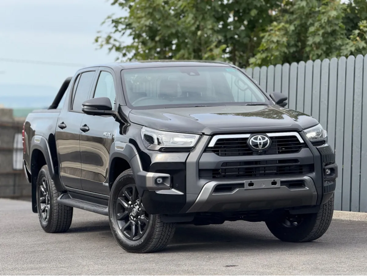 Toyota Hilux DIESEL RARE INVINCIBLE X 4WD - Image 2