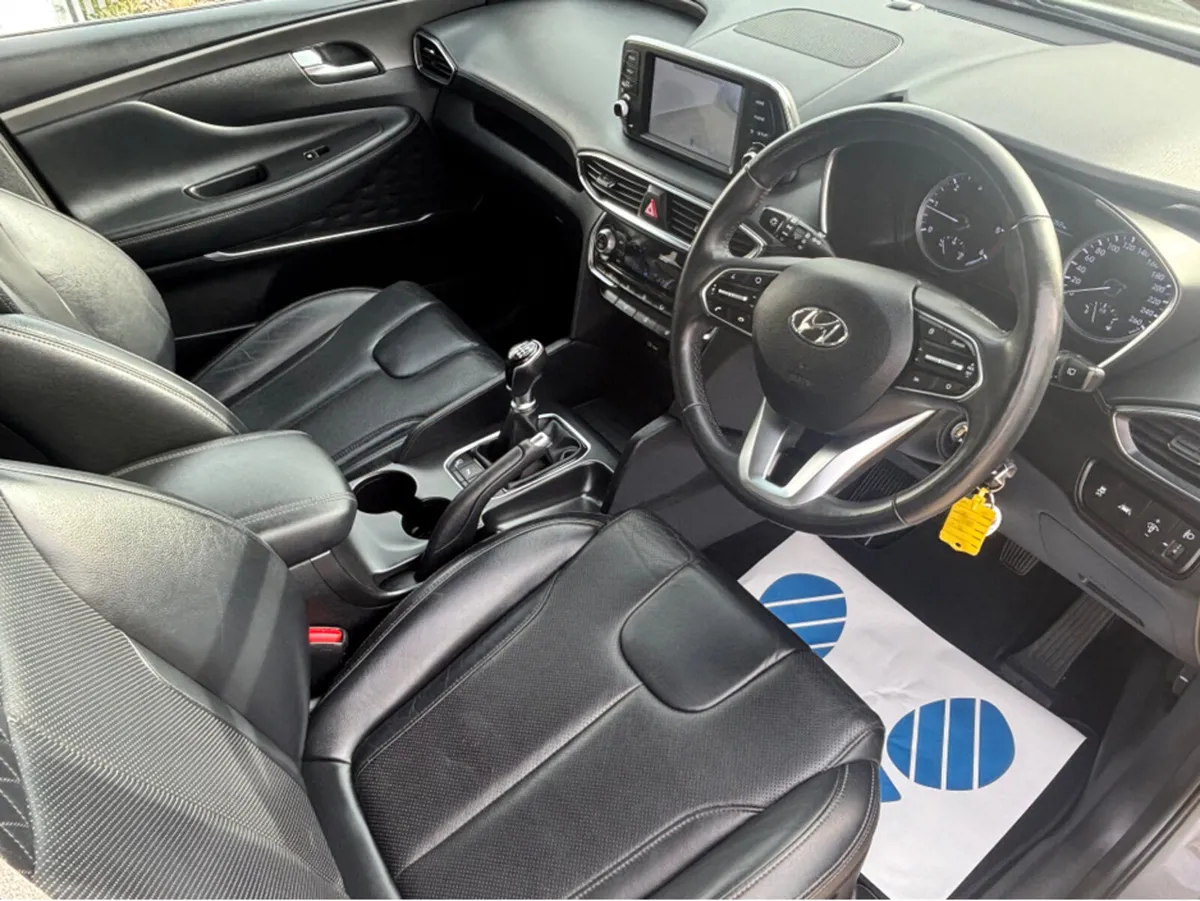 Hyundai Santa Fe 2WD EXECUTIVE PLUS 5DR - Image 2