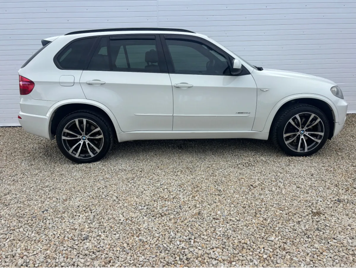 BMW X5 3.0 D XDRIVE 35D M SPORT CREWCAB 5DR A AUTO - Image 4