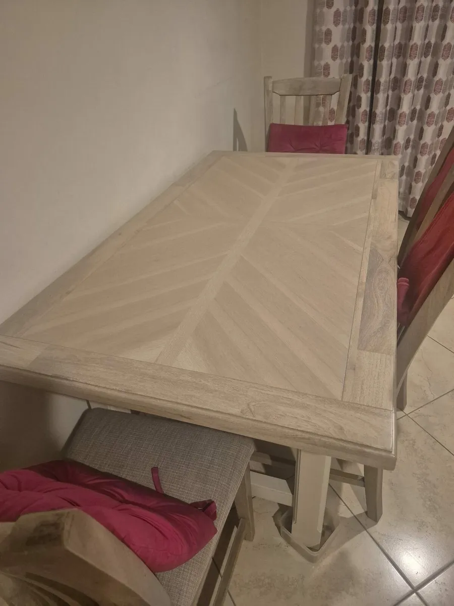 4 Seater Dining table - Image 1