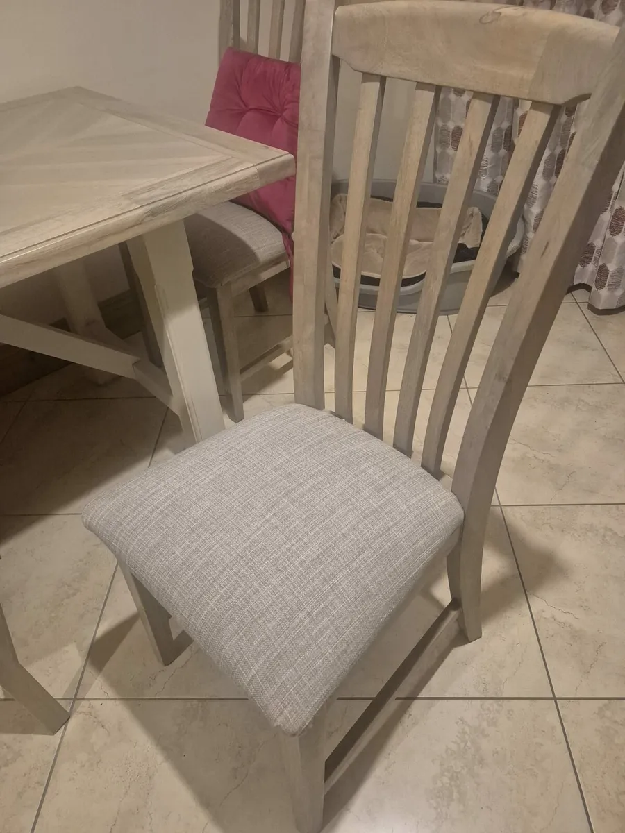 4 Seater Dining table - Image 3