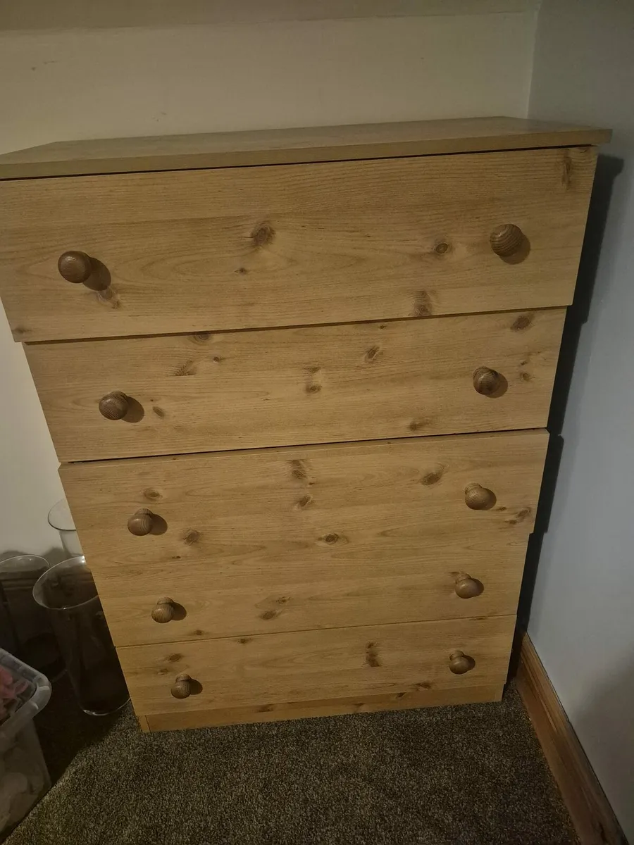 2 Chest drawers