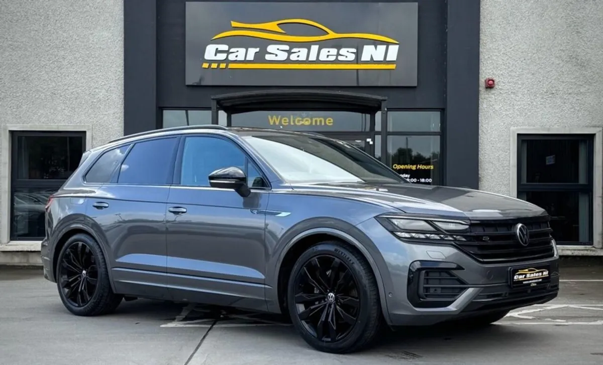 Volkswagen Touareg 3.0 TDI V6 Black Edition SUV 5 - Image 1